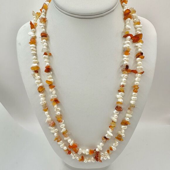 Carnelian and fresh water pearl long necklace - Picture 4 of 10